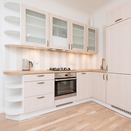 Allika Apartments Талин Стая снимка
